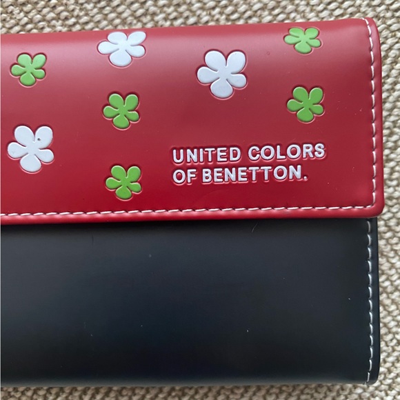 United Colors of Benetton Wallet. Red and Black with Flowers and Logo. EUC. - Picture 8 of 8